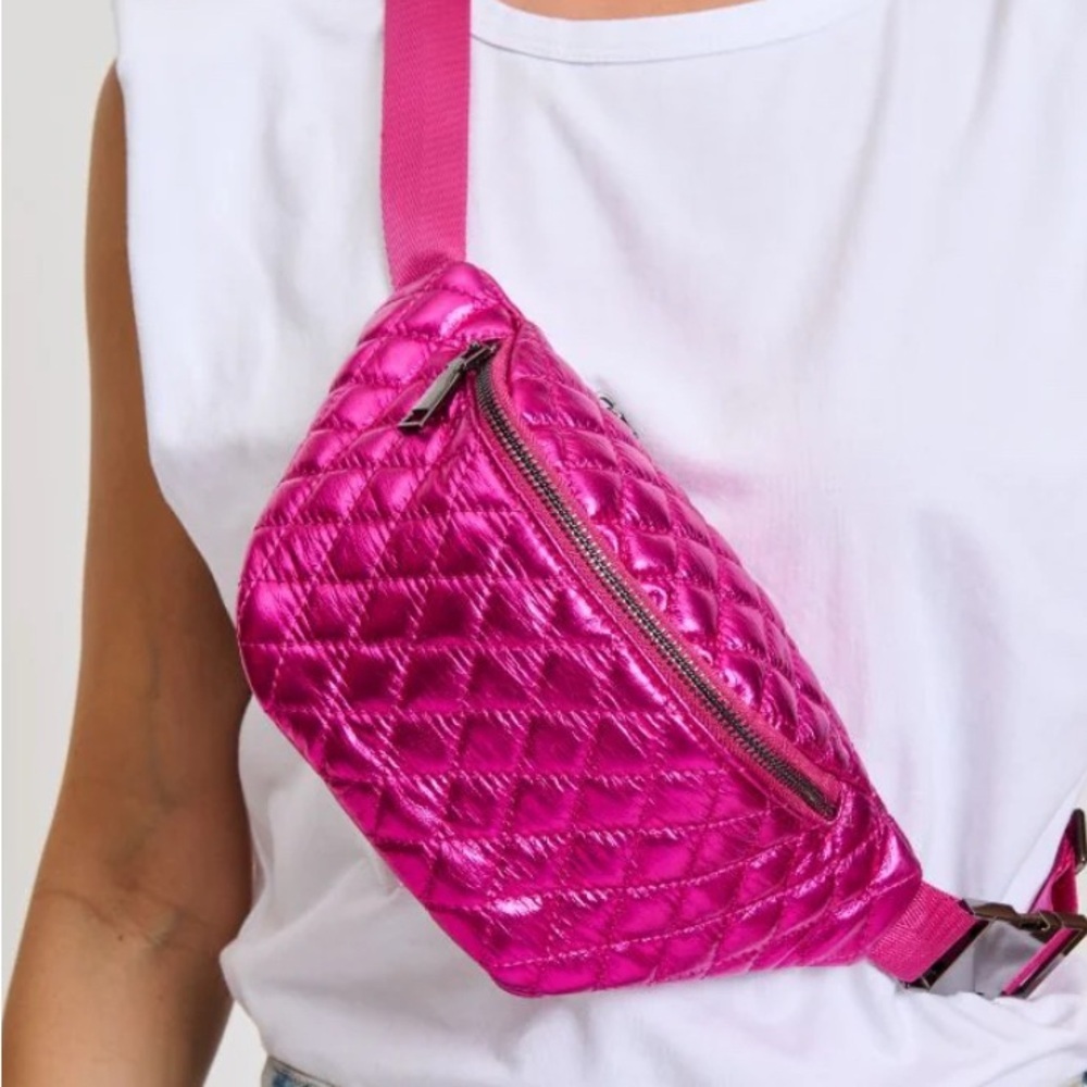 Moda Luxe Ariana Belt Bag – Metallic Quilted Fuchsia Vegan Leather - Picture 4 of 8
